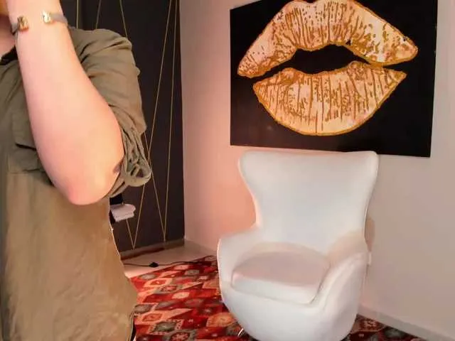 Live sex webcam photo for NiaCollins #240967210