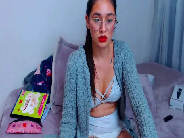 Live sex webcam photo for Kloe_black #255857585