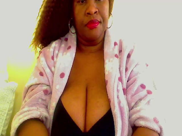 Live sex webcam photo for Hotmelons44 #256830656