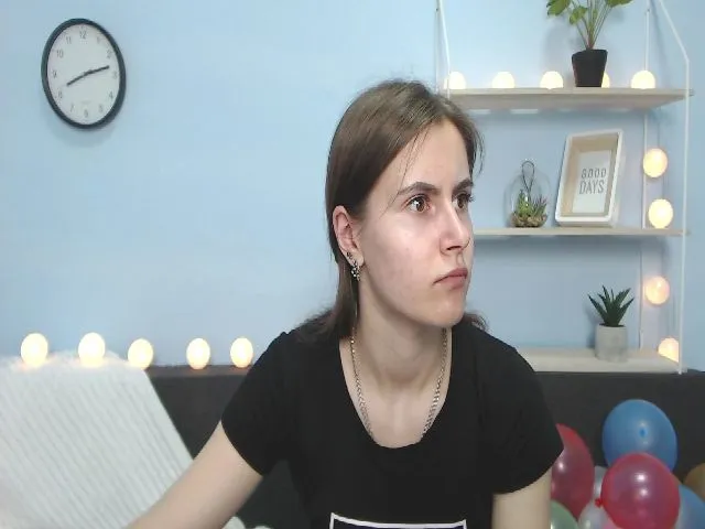 Live sex webcam photo for MollyTravis #252331180