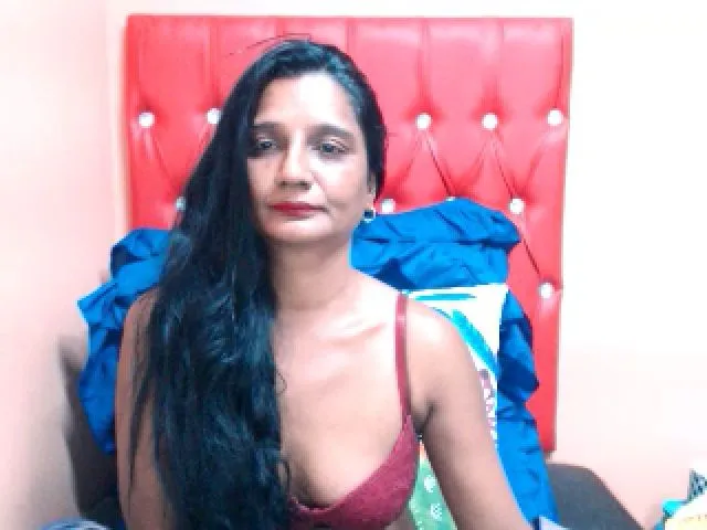 Live sex webcam photo for INDIANCANDY69 #256524086