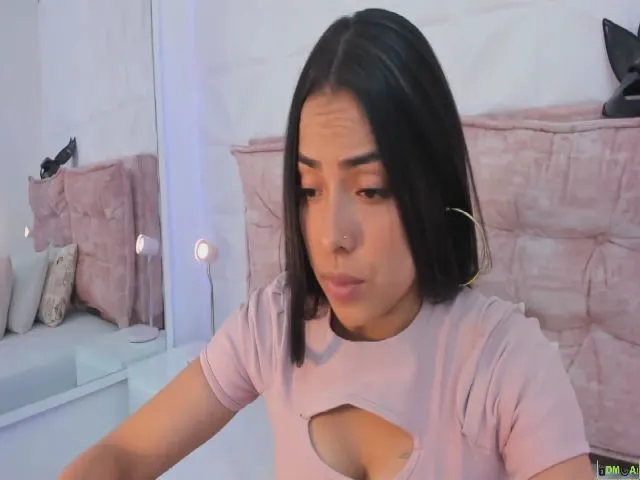 Live sex webcam photo for Kendry_ #257116021