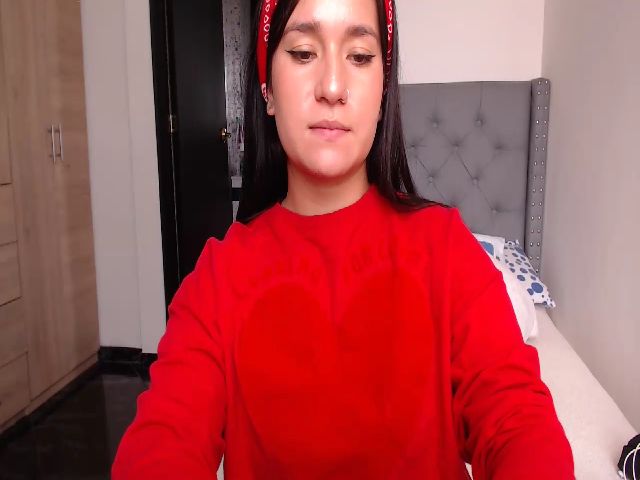 Live sex webcam photo for Angie_05 #253880272