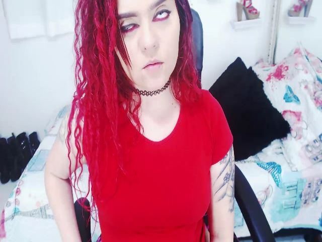 Live sex webcam photo for Twwiiggy #287851774