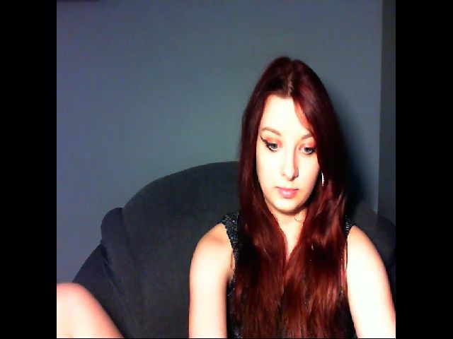 Live sex webcam photo for VirginLuna18 #253871668