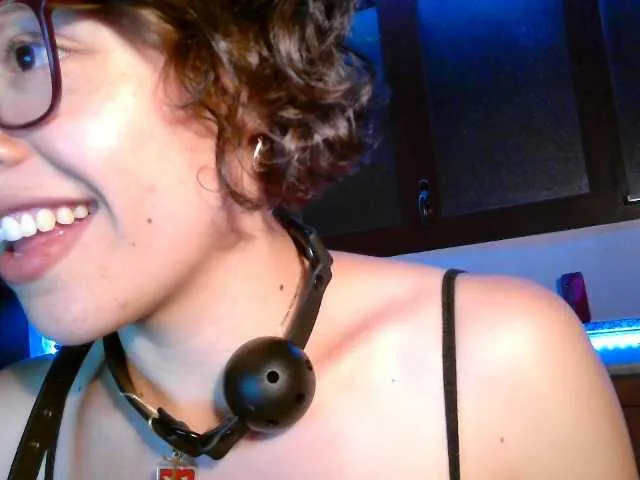 Live sex webcam photo for sharonnikol #252673462