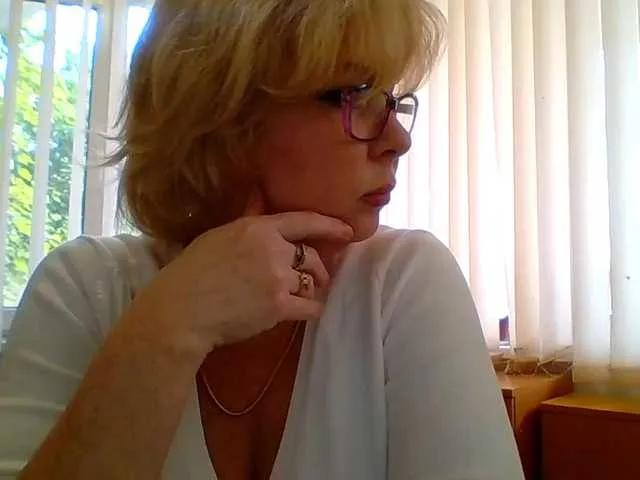 Live sex webcam photo for Luiziana111 #244646426