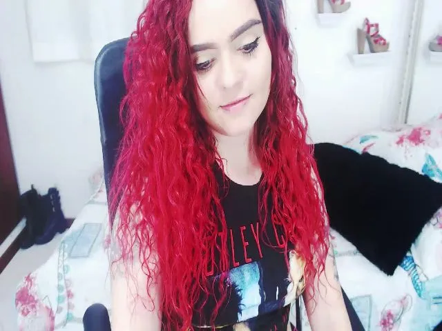 Live sex webcam photo for Twwiiggy #287851874