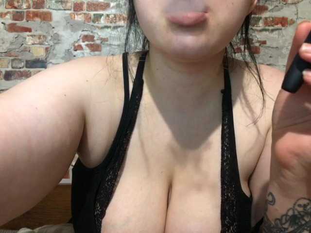 Live sex webcam photo for KimDagon #241061054