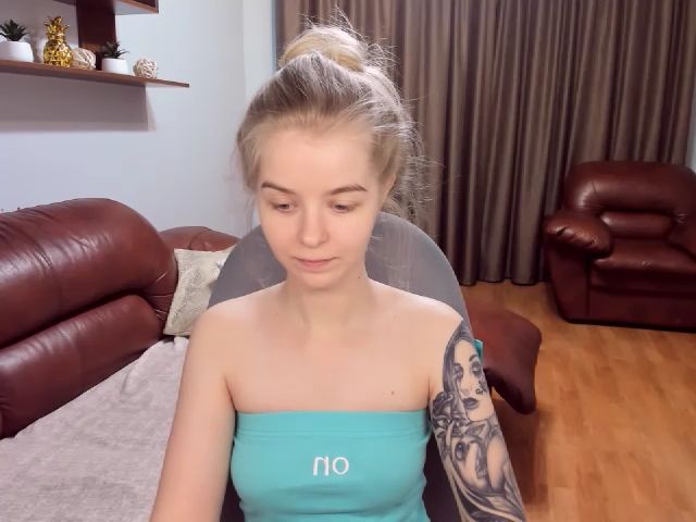 Live sex webcam photo for KellyArdent #256402286