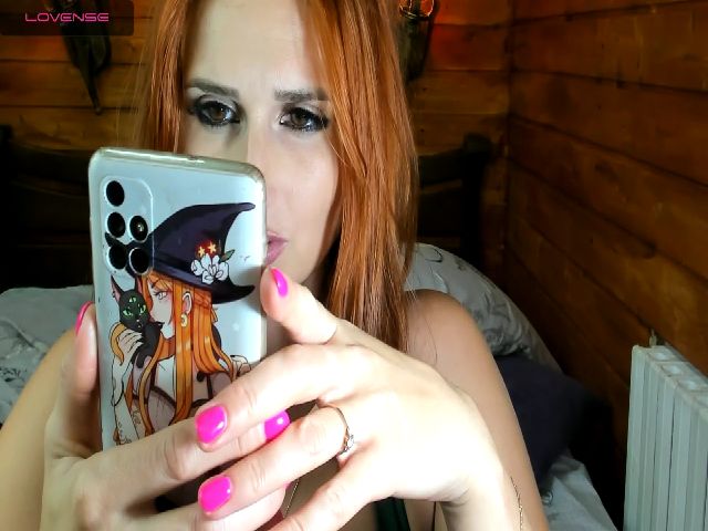 Live sex webcam photo for White_Pie #261489023