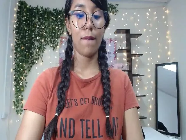 Live sex webcam photo for JOLIE_ABALO #264170738