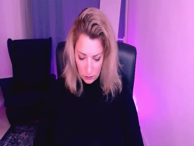 Live sex webcam photo for JIJISPA #264534804