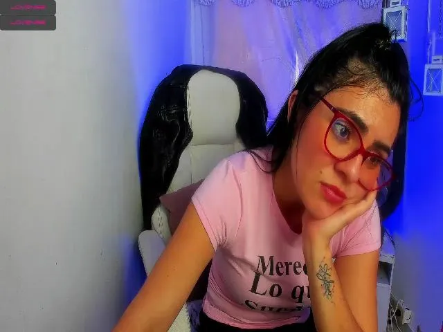 Live sex webcam photo for luciapeterson #255091830