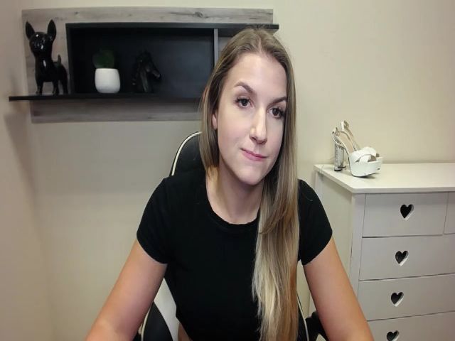 Live sex webcam photo for WILDemilly #257478542