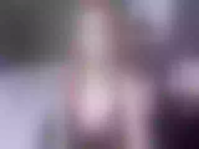 Live sex webcam photo for JuicyHelenX #253348243