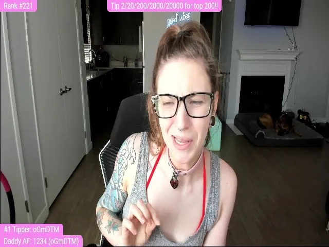 Live sex webcam photo for TheSharkQueen #253933992