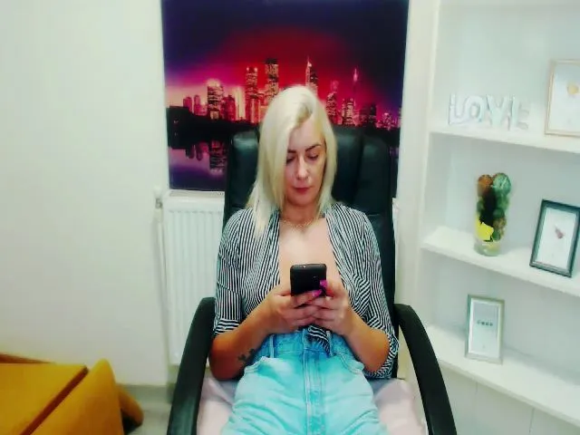 Live sex webcam photo for SoftPleasurex #263021086