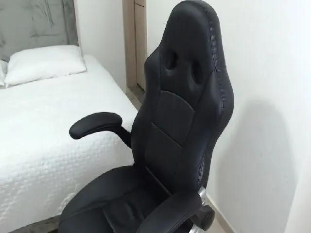 Live sex webcam photo for Noha_24_ #259949205