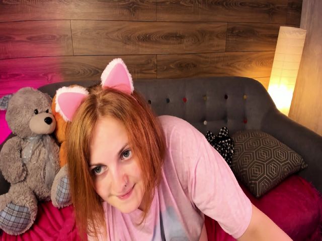 Live sex webcam photo for AliceCutePerv #255622337