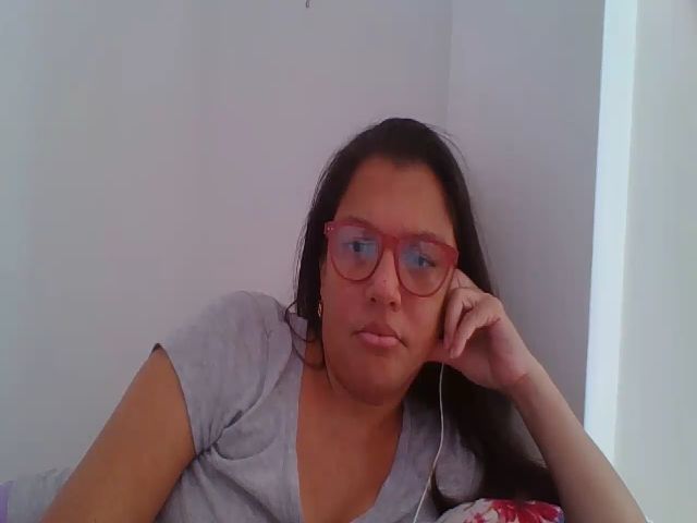 Live sex webcam photo for SweetLola01 #255128683