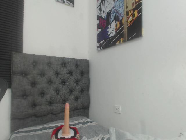 Live sex webcam photo for Andrea_greey #253298511