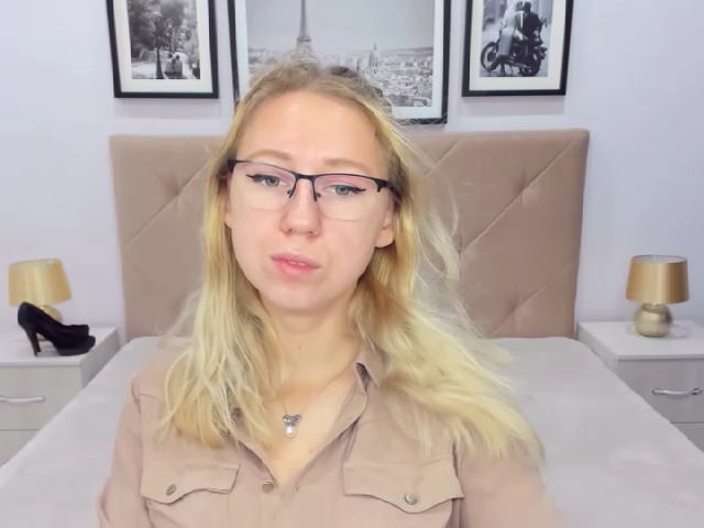 Live sex webcam photo for LizaSwan #255246462