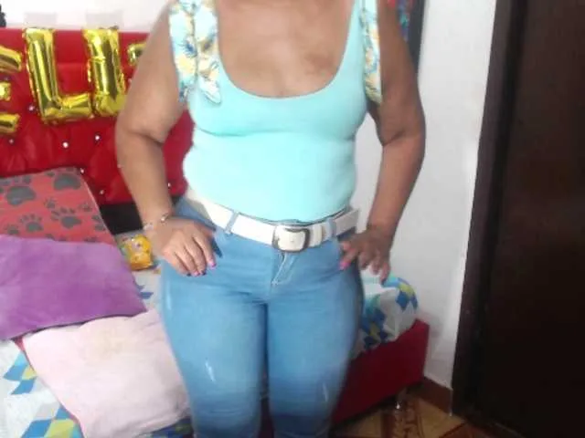 Live sex webcam photo for lilyhung50 #241122510