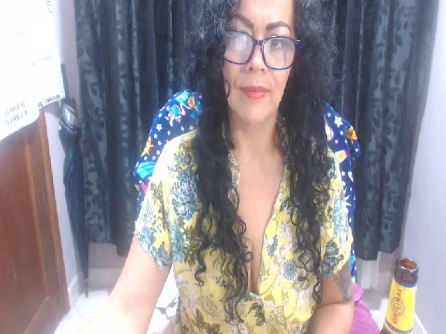 Live sex webcam photo for Sweetvaleriaa #258238912