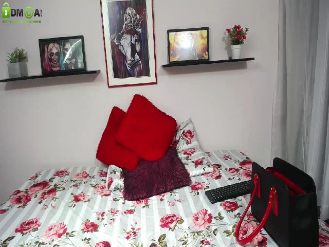 Live sex webcam photo for Bluefire_28 #254595792