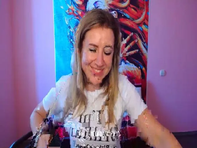 Live sex webcam photo for LoveMe_All #256802262