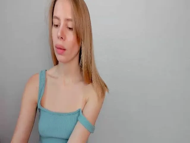 Live sex webcam photo for WowAlina_ #257565967