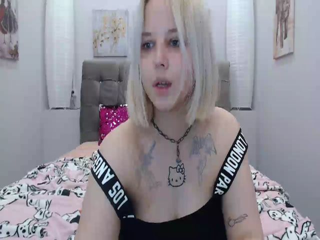 Live sex webcam photo for Helokit #253328757