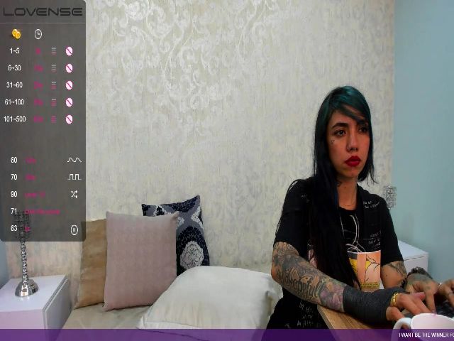 Live sex webcam photo for VioletaRoux #254692128