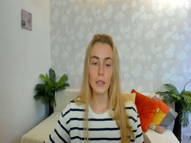 Live sex webcam photo for MissisRexa #252476124