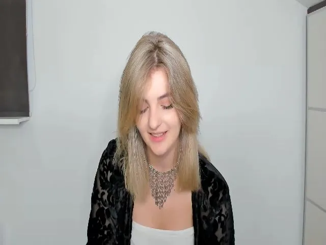Live sex webcam photo for HelelGretta #253766268