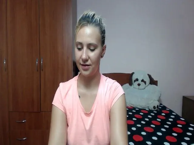 Live sex webcam photo for Tweetyboom #265220633