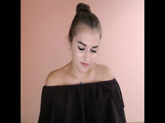 Live sex webcam photo for TaliaKristen #258810720