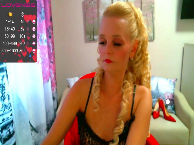 Live sex webcam photo for ChristiRoses #255385693