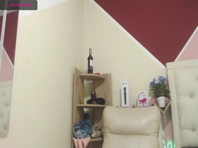 Live sex webcam photo for X_Blackmoon #264754211