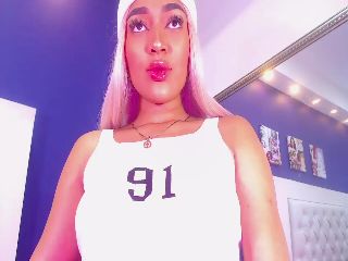 Live sex webcam photo for Scarlett_1801 #252027662