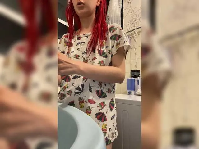 Live sex webcam photo for KiraLiLime #287989941