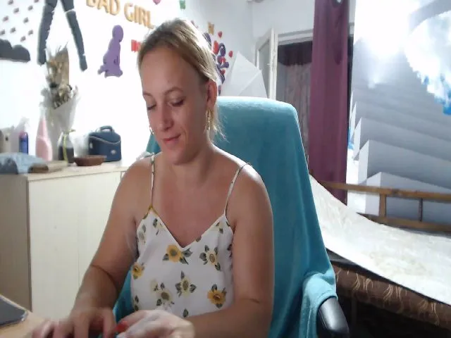 Live sex webcam photo for LiaMelanyy #254909108