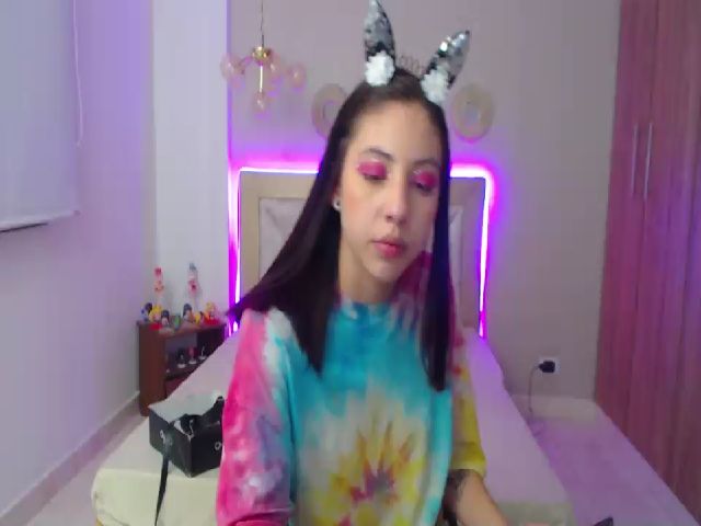 Live sex webcam photo for Emily_evans18 #261167915