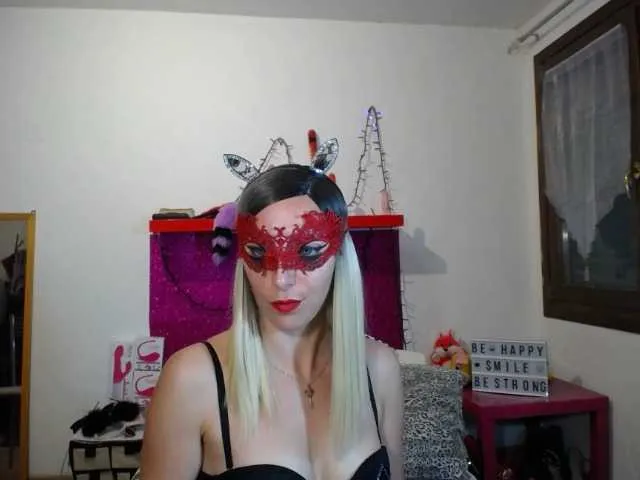 Live sex webcam photo for xLollyxPopx #246889695