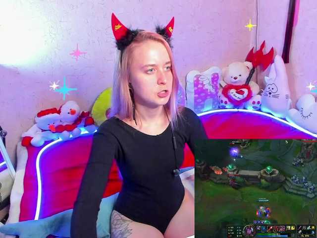 Live sex webcam photo for KiraLiLime #287989816