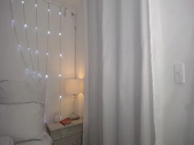 Live sex webcam photo for Marianviolet #255575199