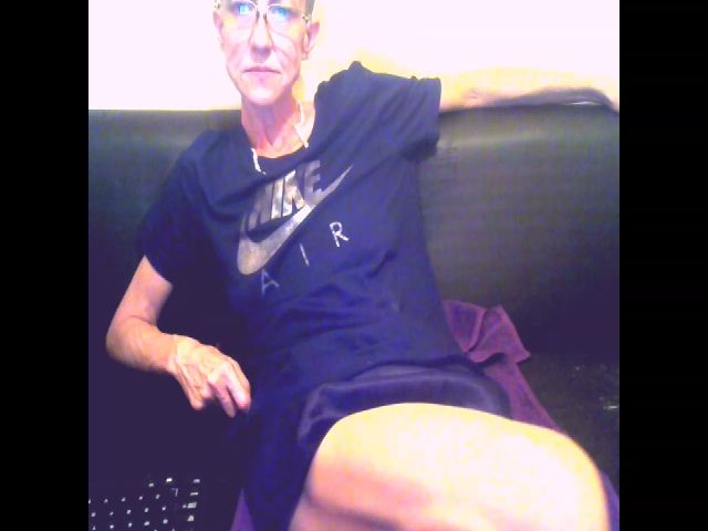 Live sex webcam photo for Sexygeny #254247406