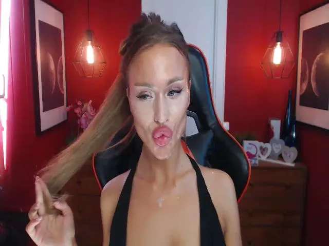 Live sex webcam photo for BarbaraLips #252402077