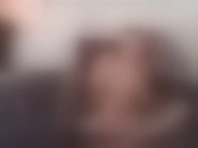Live sex webcam photo for MeowCuty #241352472
